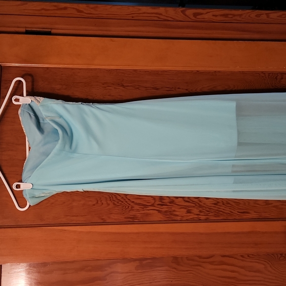 Strapless gown for wedding or prom - Picture 4 of 6